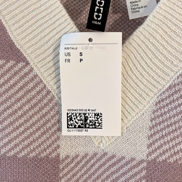 NWT H & M Lightweight (Light Purple and Off-White) Sleeveless Vest. Size: Small. - Picture 3 of 14